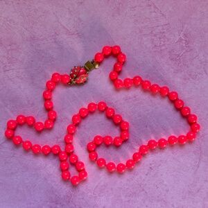 VINTAGE J. CREW Necklace Lady Bug Clasp Beaded Neon Watermelon 32"